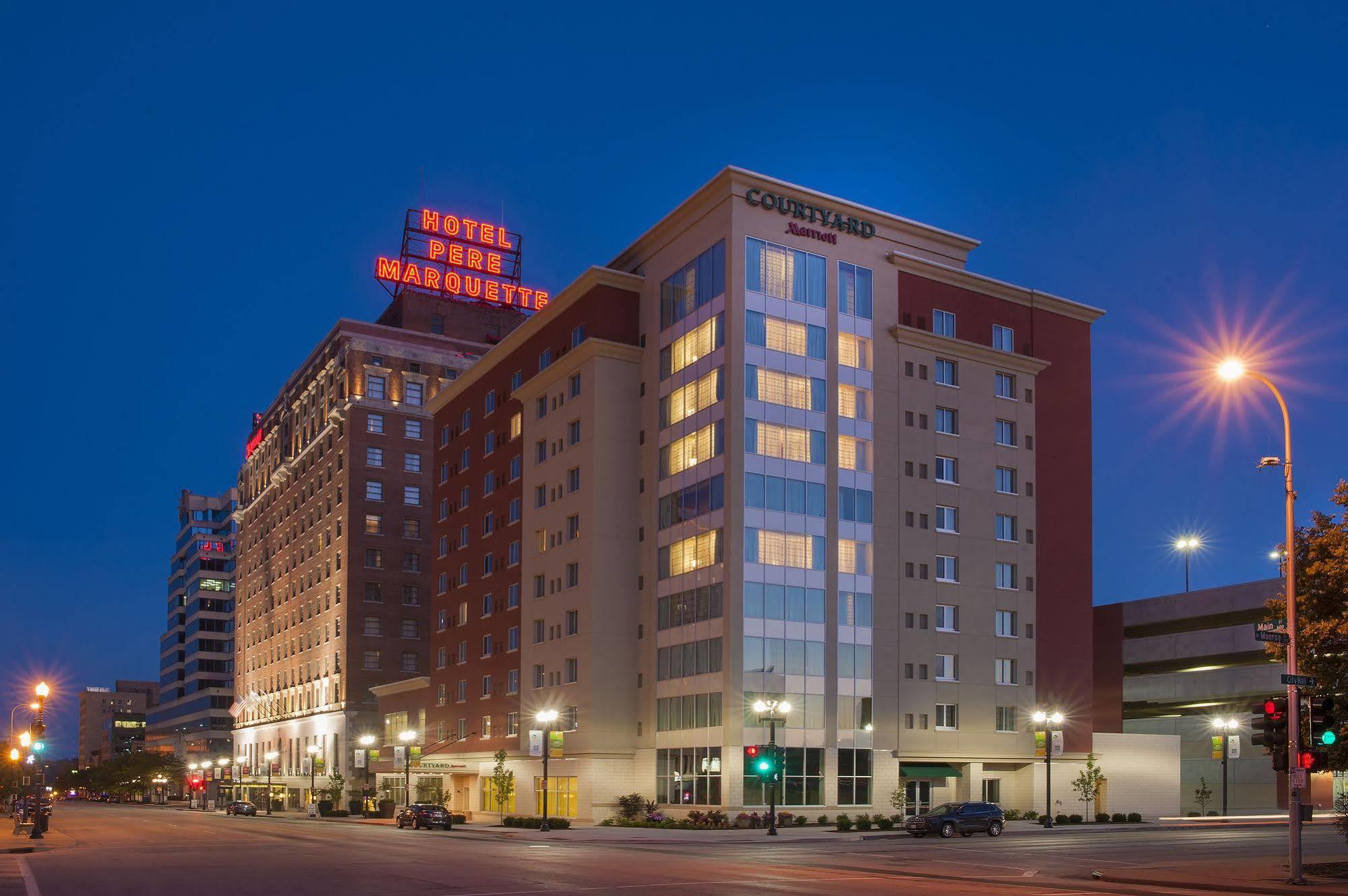 Hotel Courtyard Peoria Downtown Exterior foto
